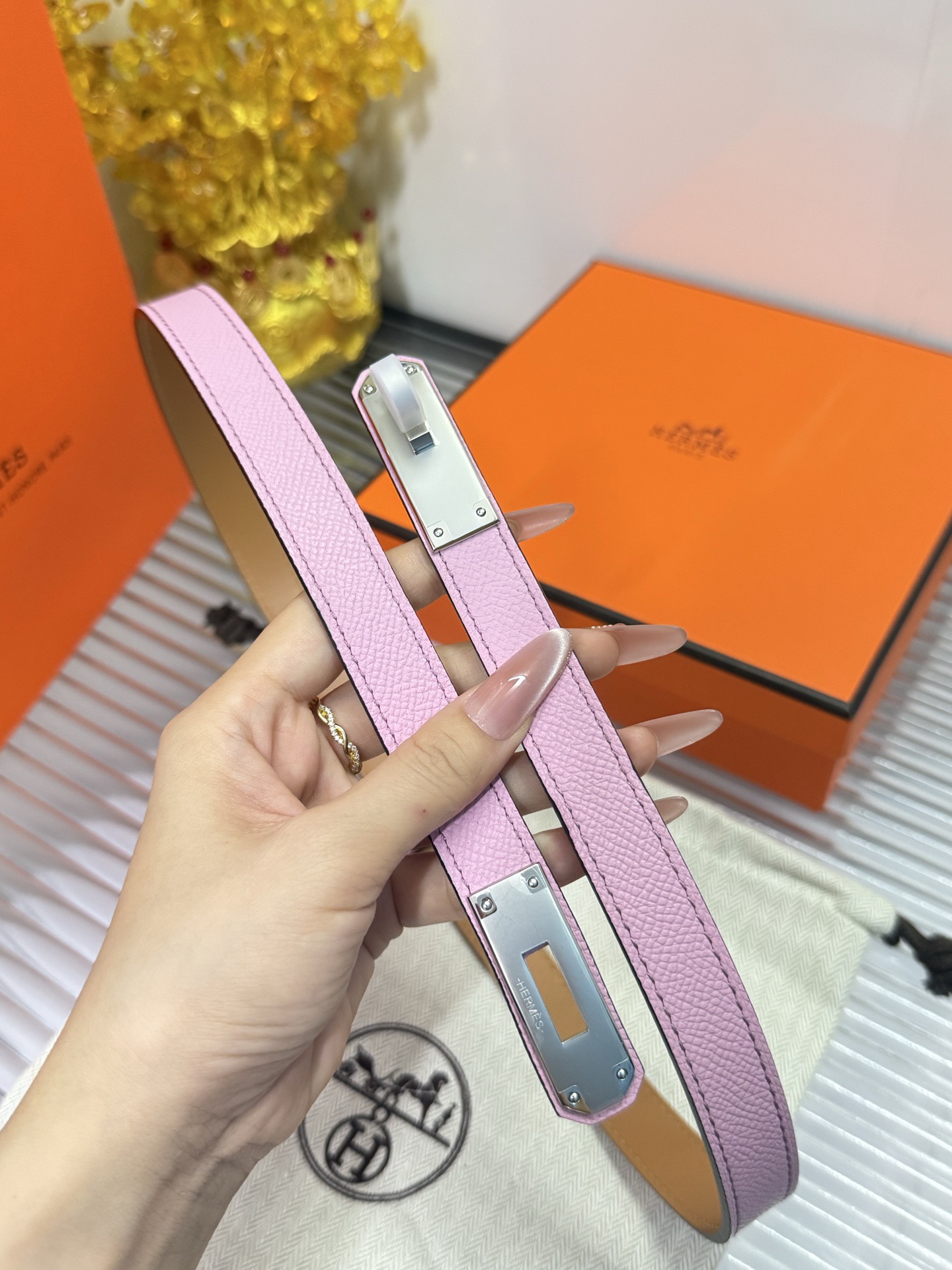 Hermès 宽度： 𝟭 𝟴𝗰𝗺 爱马仕 Hermès « 配全套 原包装 » 款 色Kelly女款伸缩款·一个码 进口𝐓𝐎𝐆𝐎小牛皮+精品纯铜五金扣 正版五金专用膜