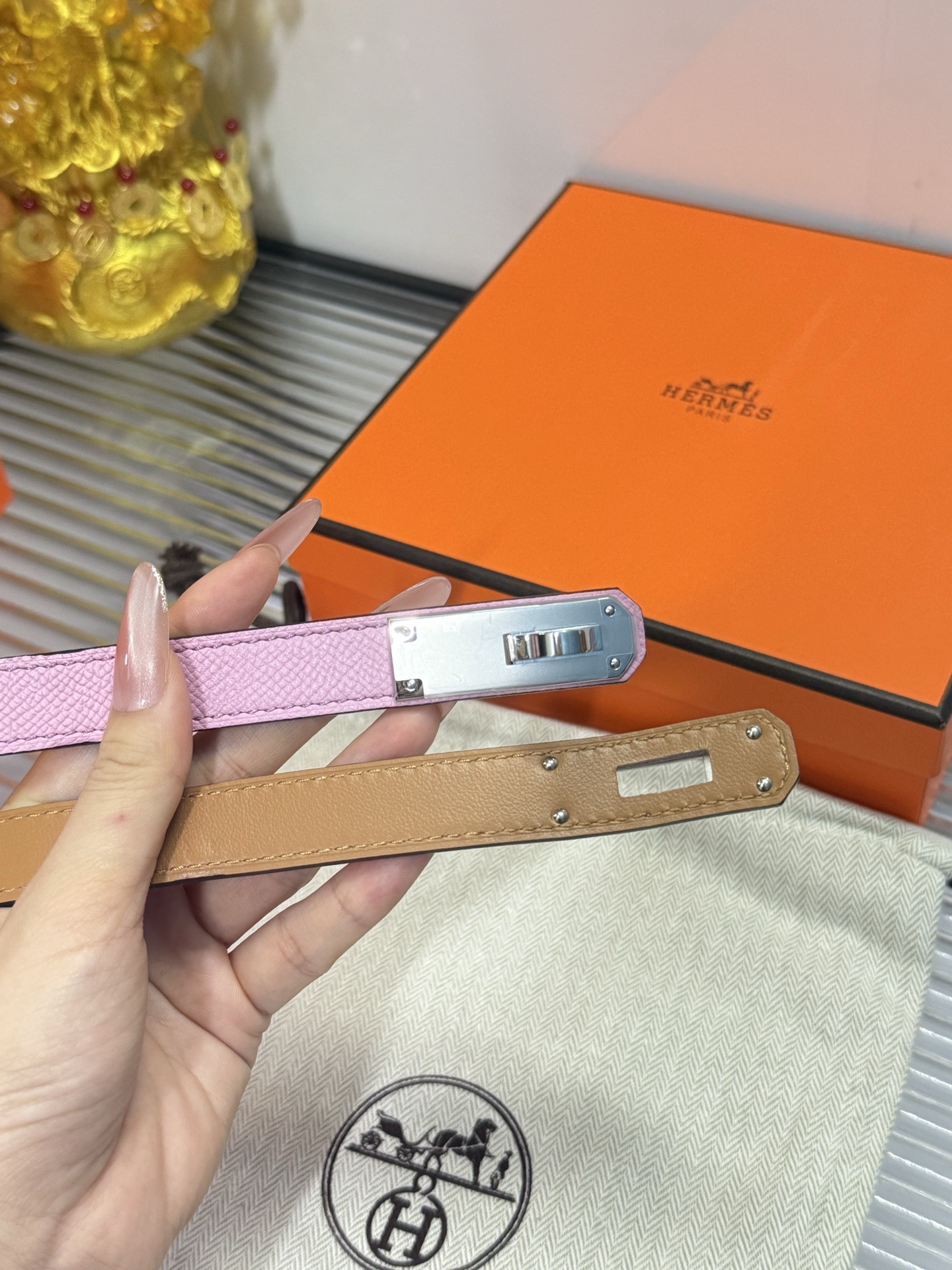 Hermès 宽度： 𝟭 𝟴𝗰𝗺 爱马仕 Hermès « 配全套 原包装 » 款 色Kelly女款伸缩款·一个码 进口𝐓𝐎𝐆𝐎小牛皮+精品纯铜五金扣 正版五金专用膜