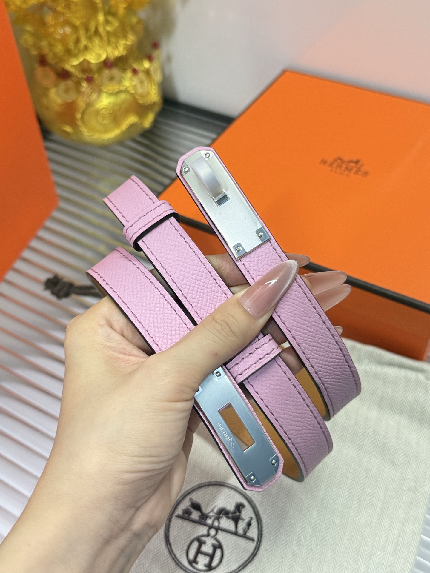 Hermès 宽度： 𝟭 𝟴𝗰𝗺 爱马仕 Hermès « 配全套 原包装 » 款 色Kelly女款伸缩款·一个码 进口𝐓𝐎𝐆𝐎小牛皮+精品纯铜五金扣 正版五金专用膜