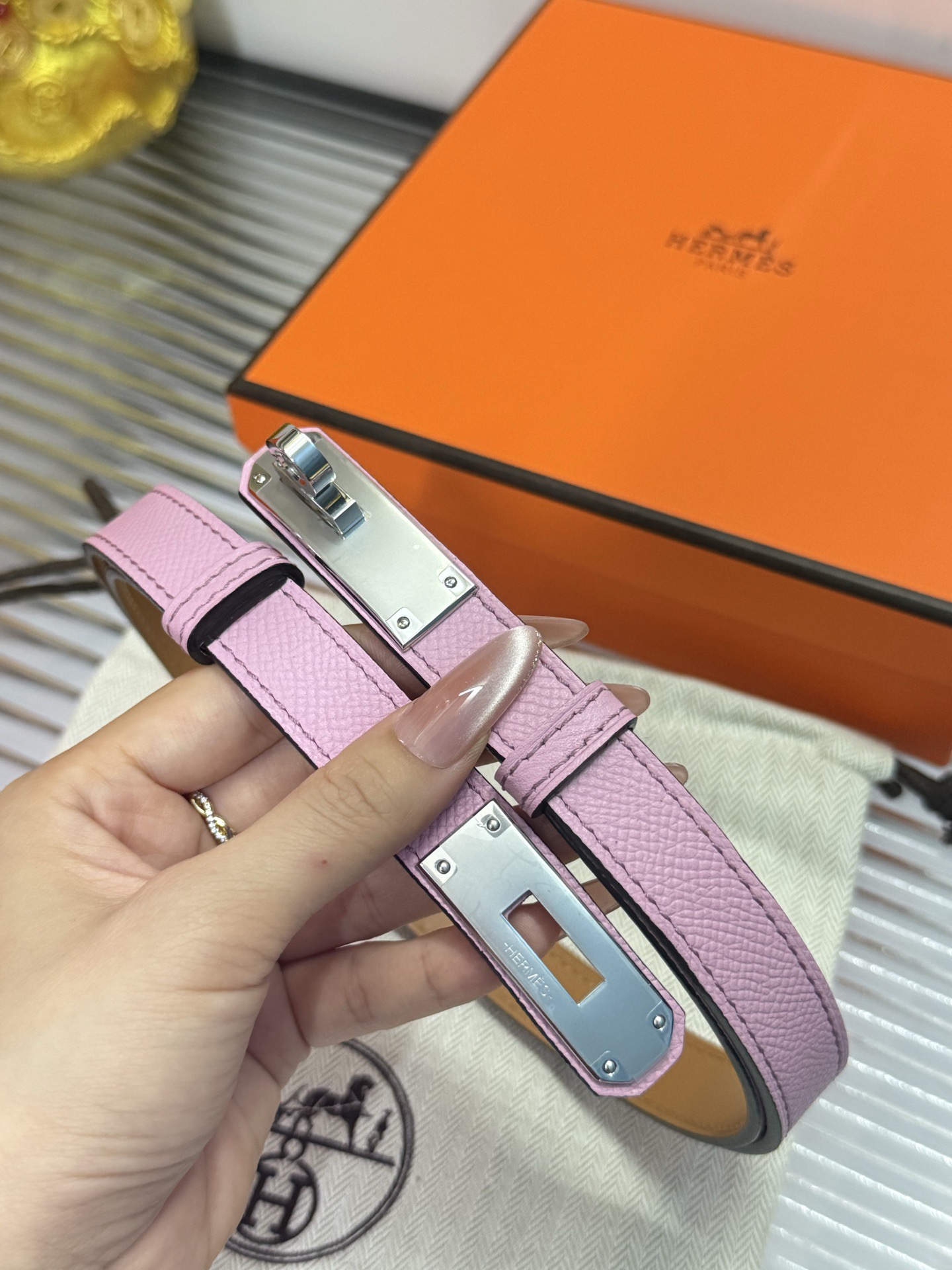 Hermès 宽度： 𝟭 𝟴𝗰𝗺 爱马仕 Hermès « 配全套 原包装 » 款 色Kelly女款伸缩款·一个码 进口𝐓𝐎𝐆𝐎小牛皮+精品纯铜五金扣 正版五金专用膜