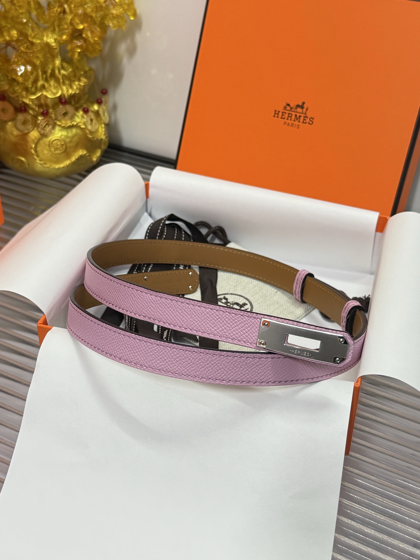 Hermès 宽度： 𝟭 𝟴𝗰𝗺 爱马仕 Hermès « 配全套 原包装 » 款 色Kelly女款伸缩款·一个码 进口𝐓𝐎𝐆𝐎小牛皮+精品纯铜五金扣 正版五金专用膜