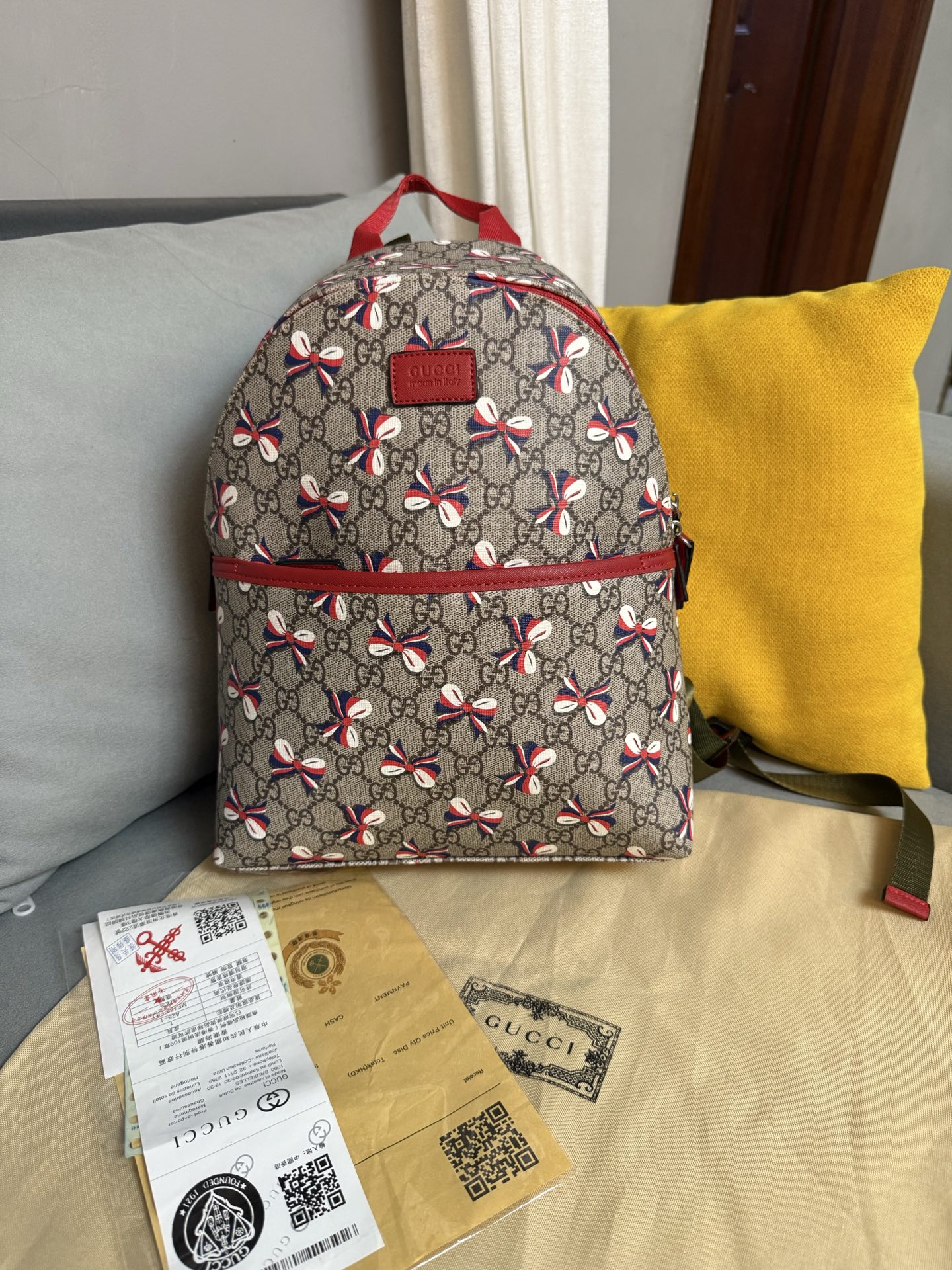 Tamaño de la mochila con lazo completo: 32 * 25 * 11 embalaje: bolsa para el polvo