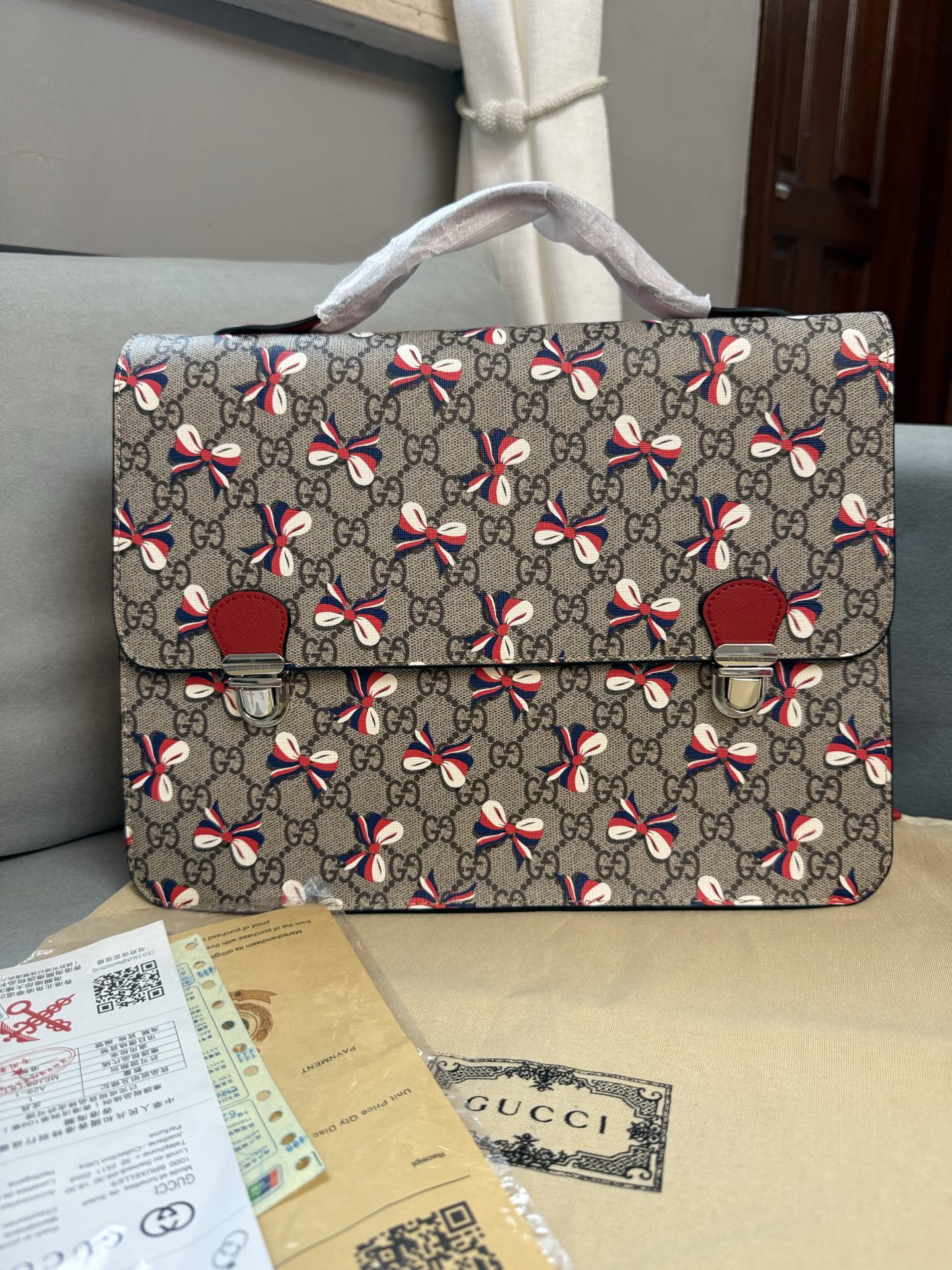 Tamaño de la mochila con lazo 28*25*11 Embalaje: bolsa para el polvo