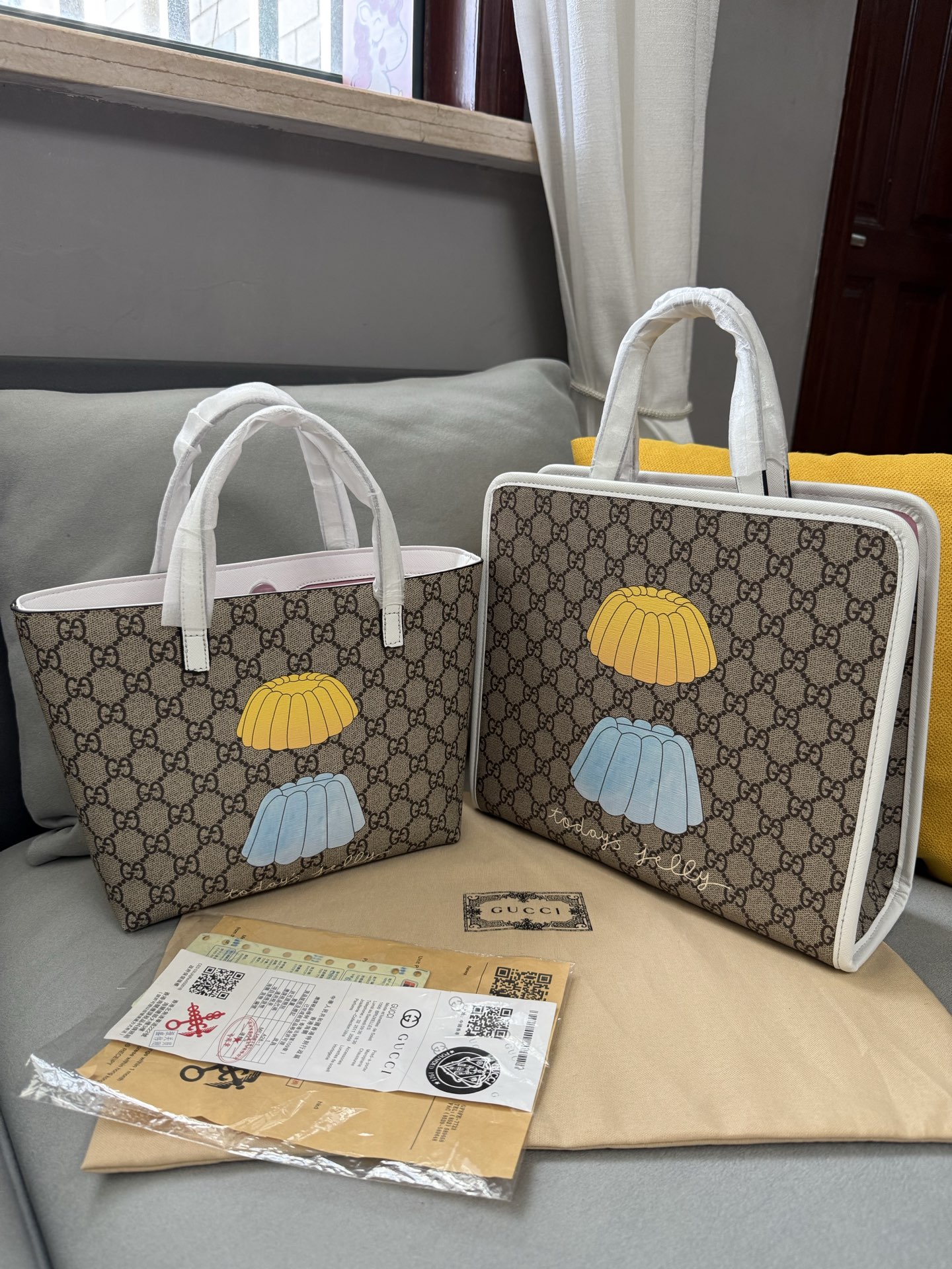 Bolso plano de doble cara de gato blanco Tamaño: 28*25*10 Empaque: bolsa de polvo