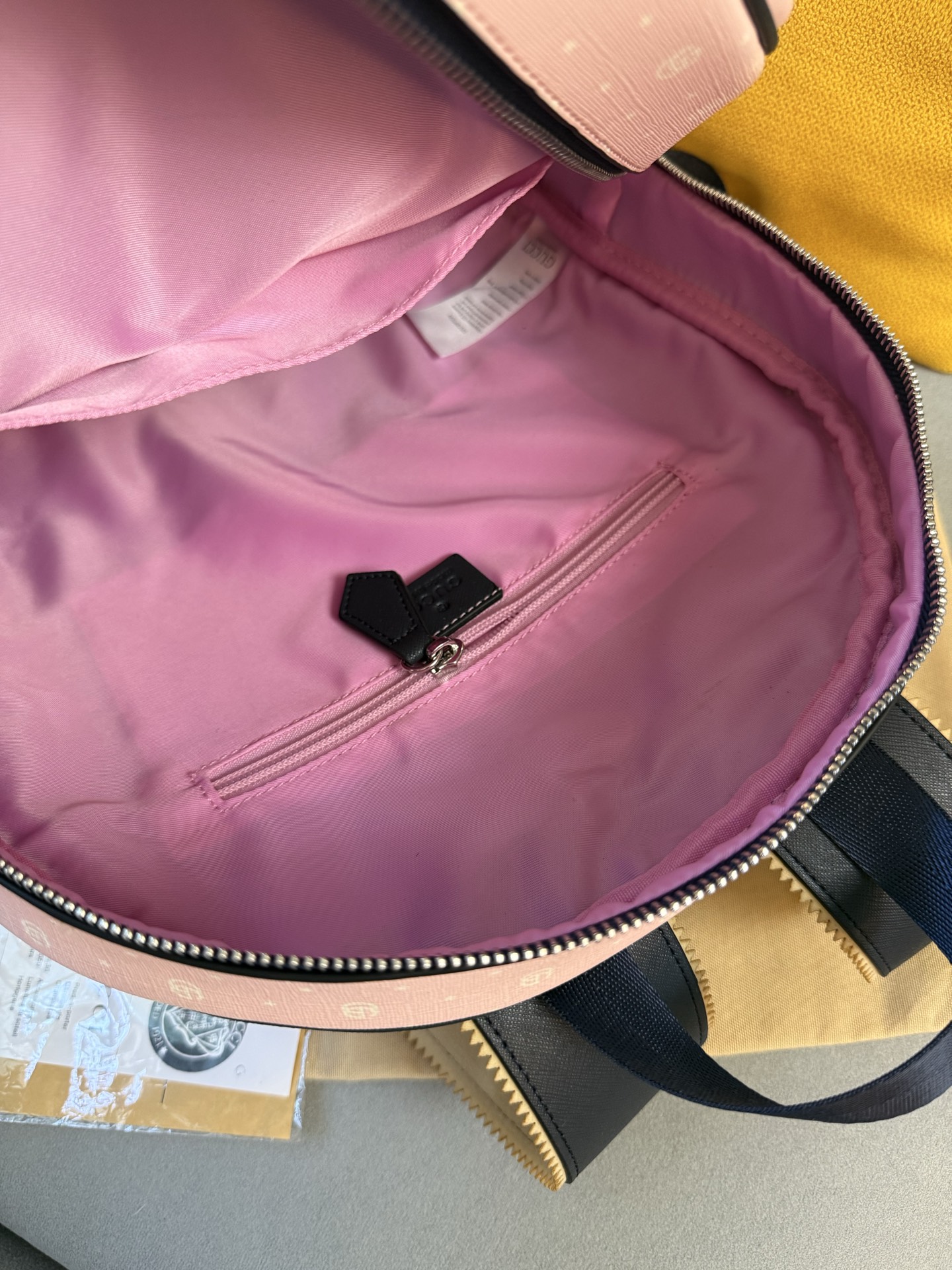 Mochila de espalda de la Familia George, medidas: 37*34*10, embalaje: bolsa antipolvo