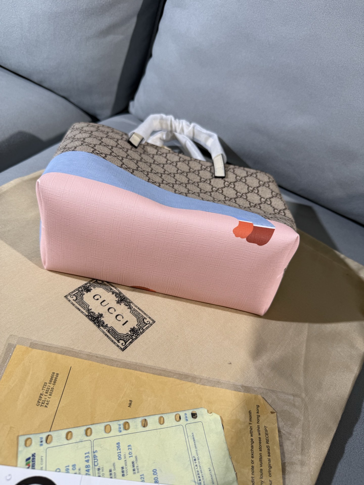 Bolso de mano con forma de perro salchicha. Medidas: 20*21*10. Empaque: bolsa de polvo.