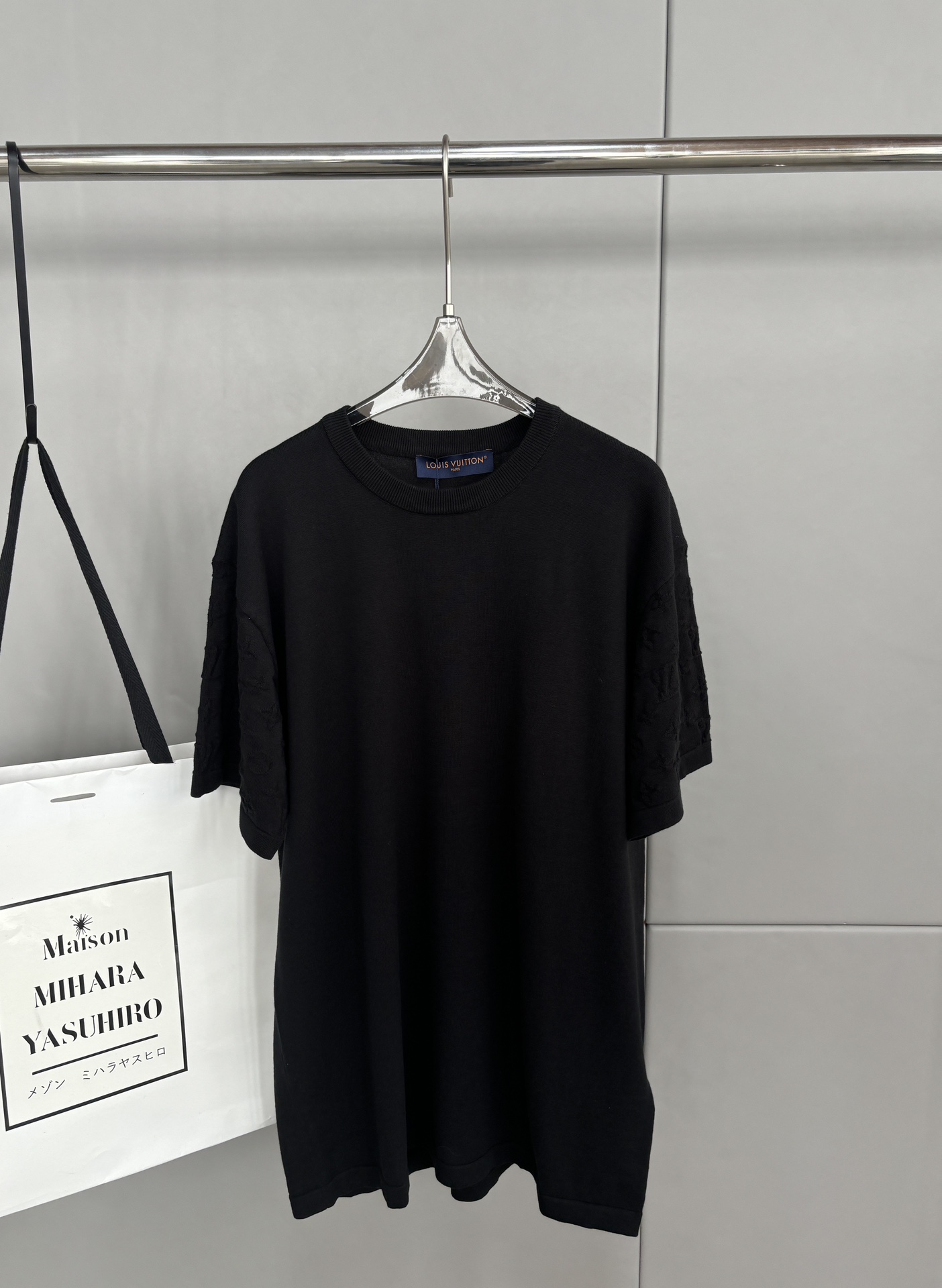 Louis Vuitto*n LV 春夏新款 重工毛线针织圆领T恤、衣袖品牌字母提花设计、简单款式不挑人穿、宽松版型、男女同款码数 SMLXL