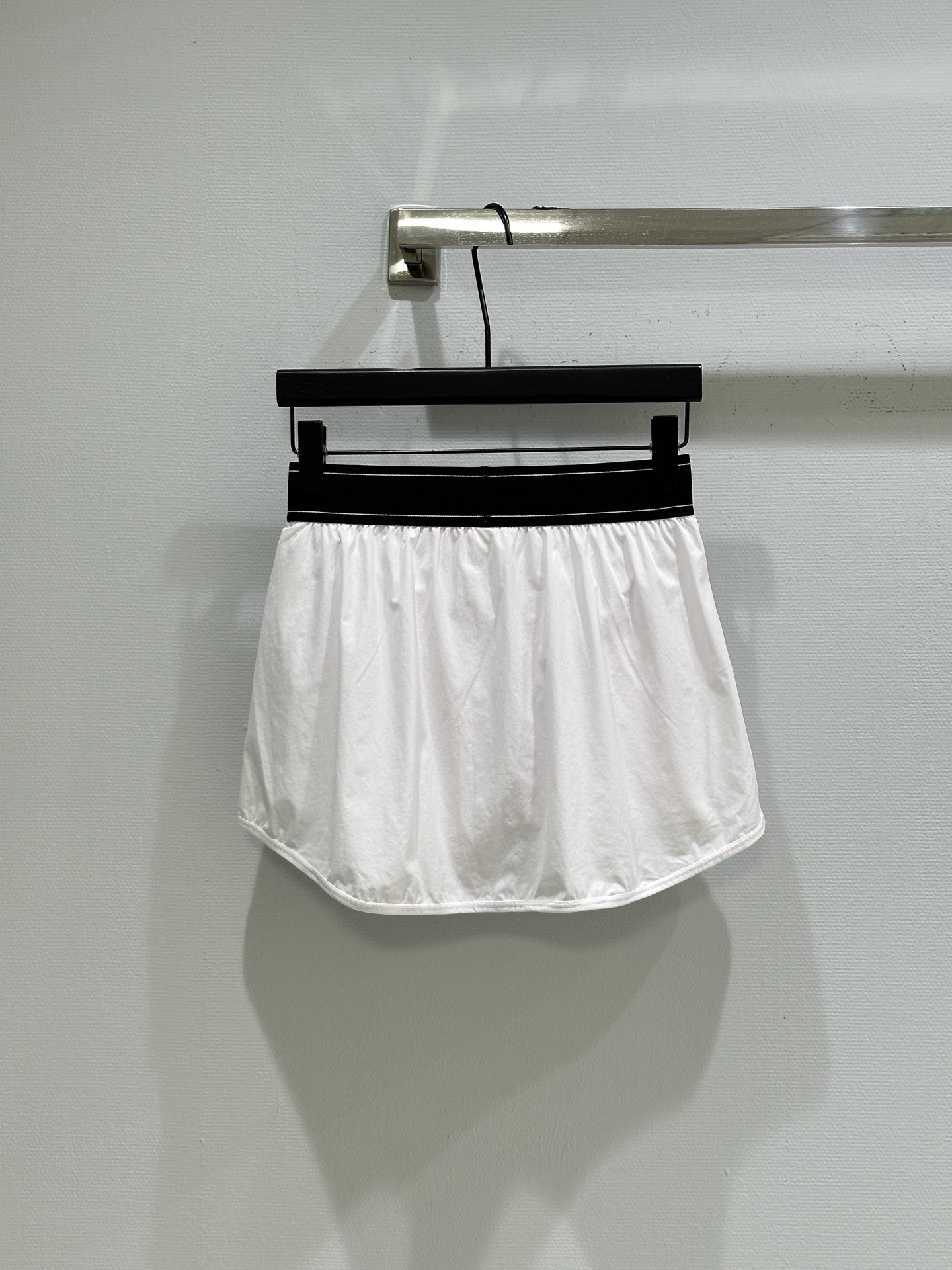 High-end Women’s Outfit Package: ALO’s SS Spring/Summer Collection with Skirts and Shirts. - 图片 7
