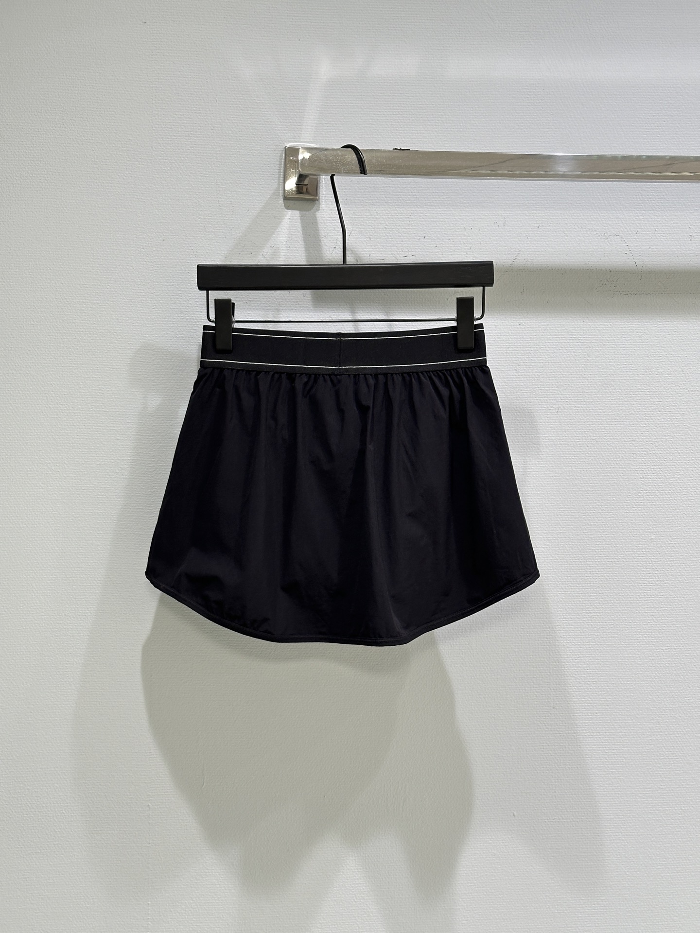 High-end Women’s Outfit Set: ALO’s SS Spring/Summer Collection with Skirts and Shirts in Multiple Colors - 图片 8