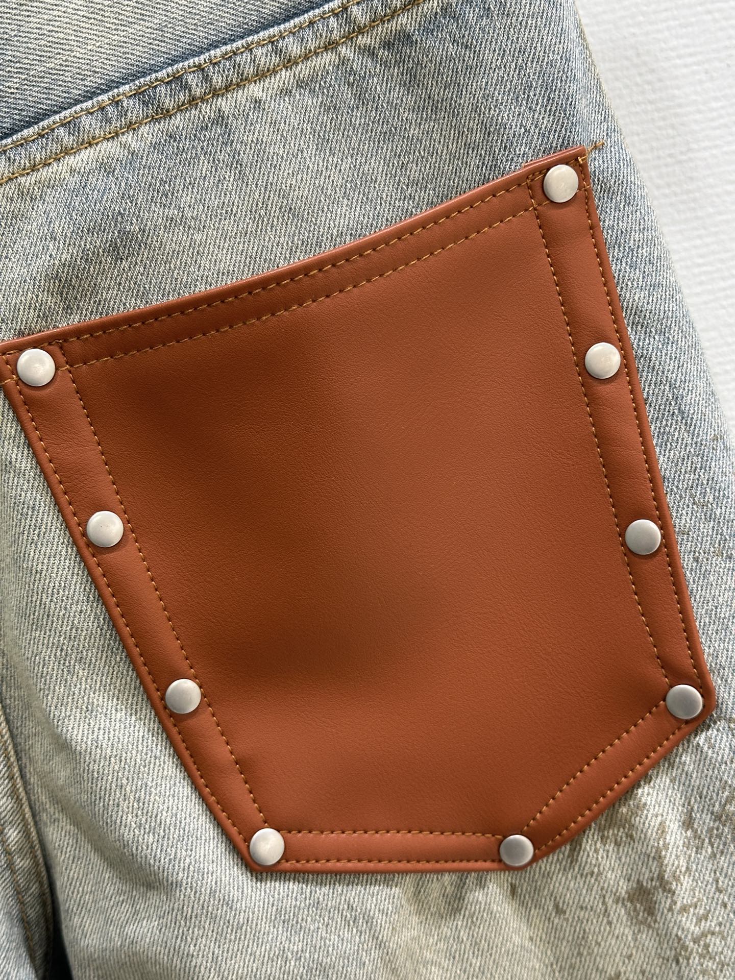 New Super-Sized Female Suit: Summer Jeans with Liberal Fit and Leather Bags - 图片 9