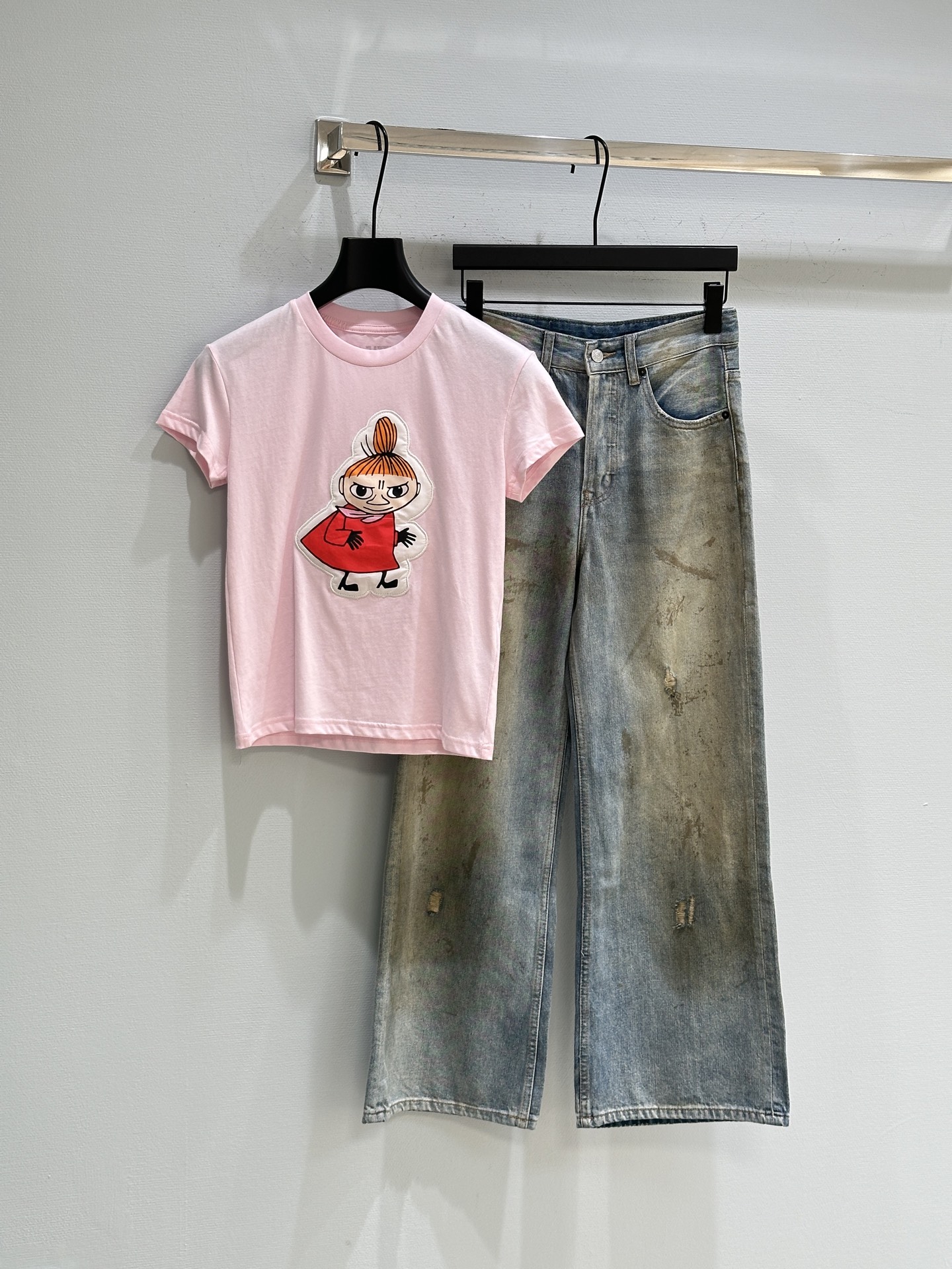 New Super-Sized Female Suit: Summer Jeans with Liberal Fit and Leather Bags