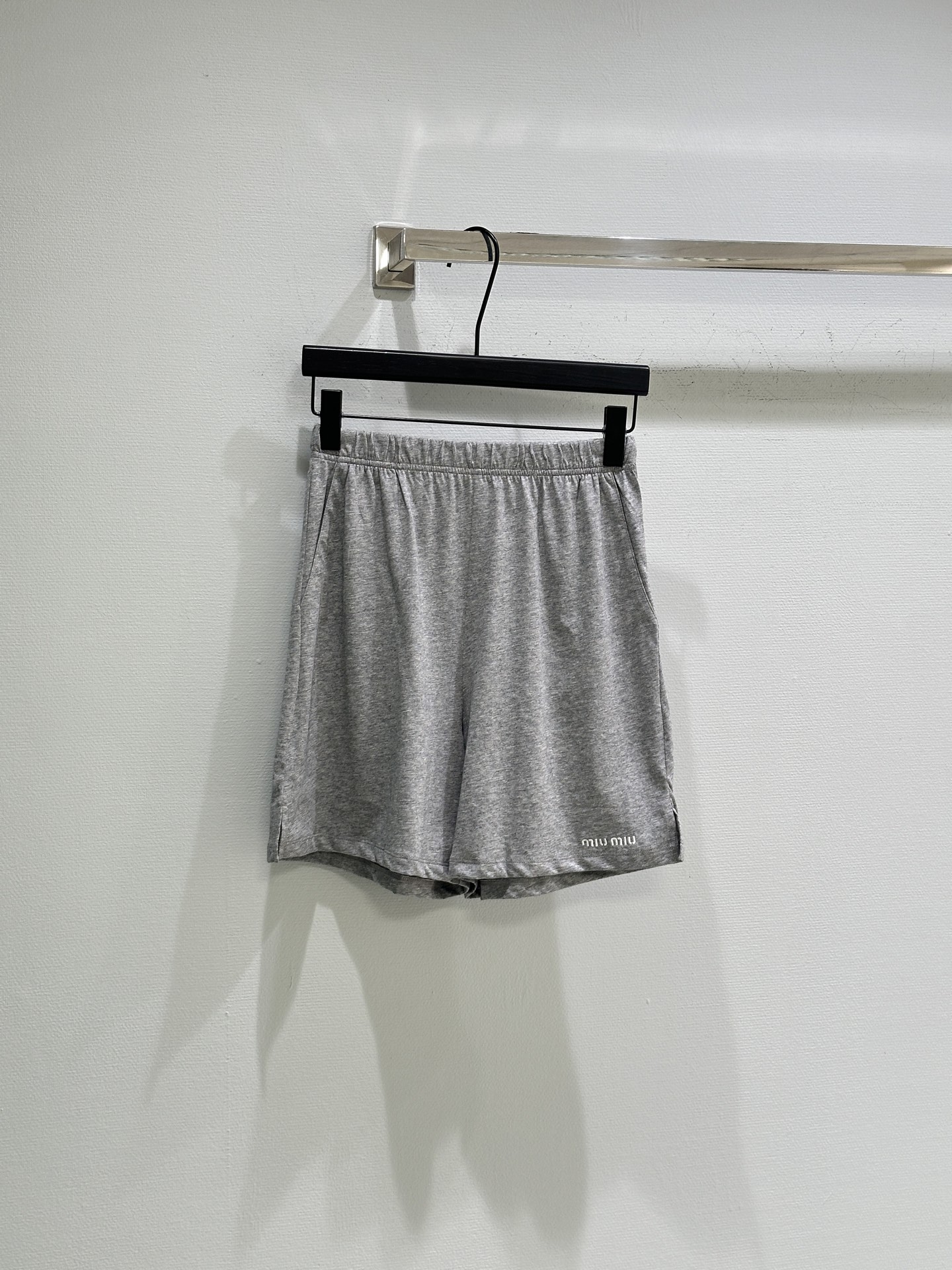 New Miu Miu Knitted Bermuda Shorts Suit for Single Women: Cash Supply, Gray SML - 图片 2