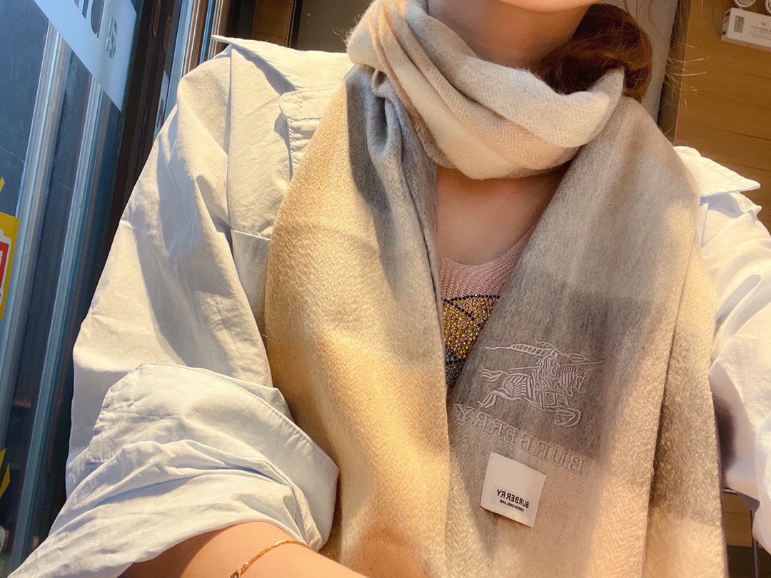 Burberry Haute Couture Silk Twill Scarf Shawl Ref.43202C1C