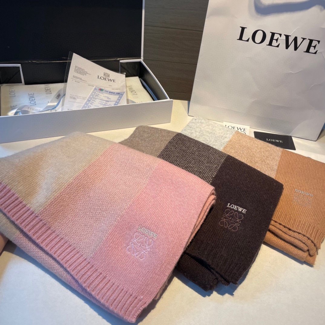 LOEWE原单️重磅推荐️2023新款针织围巾男女同款️低调的奢侈感️极品柔美精英高手级别的时髦感围巾️