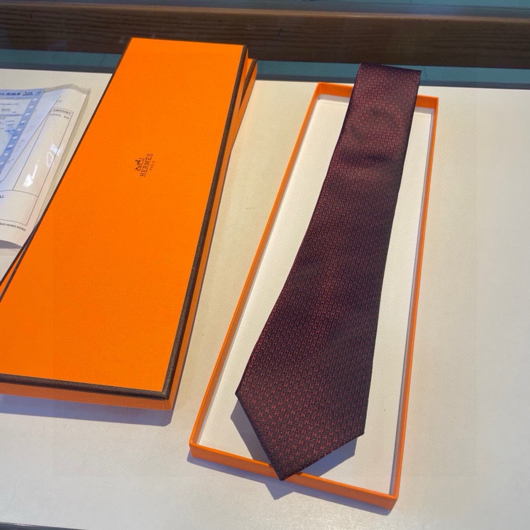 配包装领带新款出货啦️️爱马仕H幻影男士新款领带系列让男士可以充分展示自己个性100%顶级斜纹真丝手工定