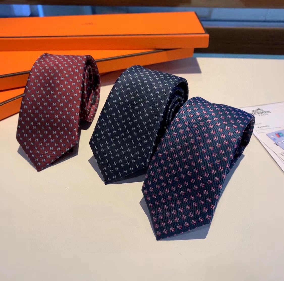Pzbdbs配包装 爱马仕H字母男士新款领带系列，让男士可以充分展示自己个性。A00%顶级斜纹真丝手工定制‼