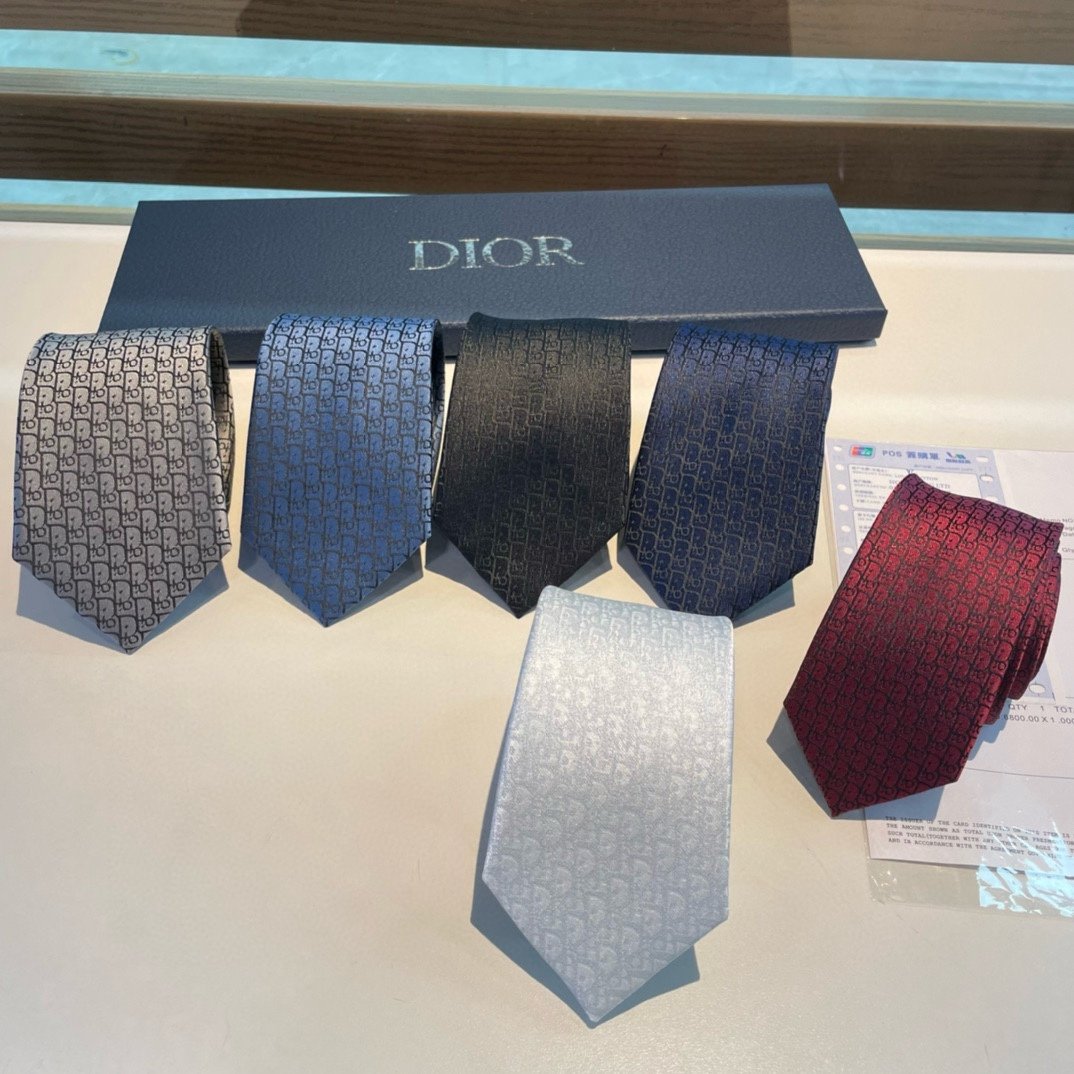 特价配包装Dior家款新领带Dior男士CD提领花带稀有展现精湛工手与时尚优雅理的想选择这采款用DO家最