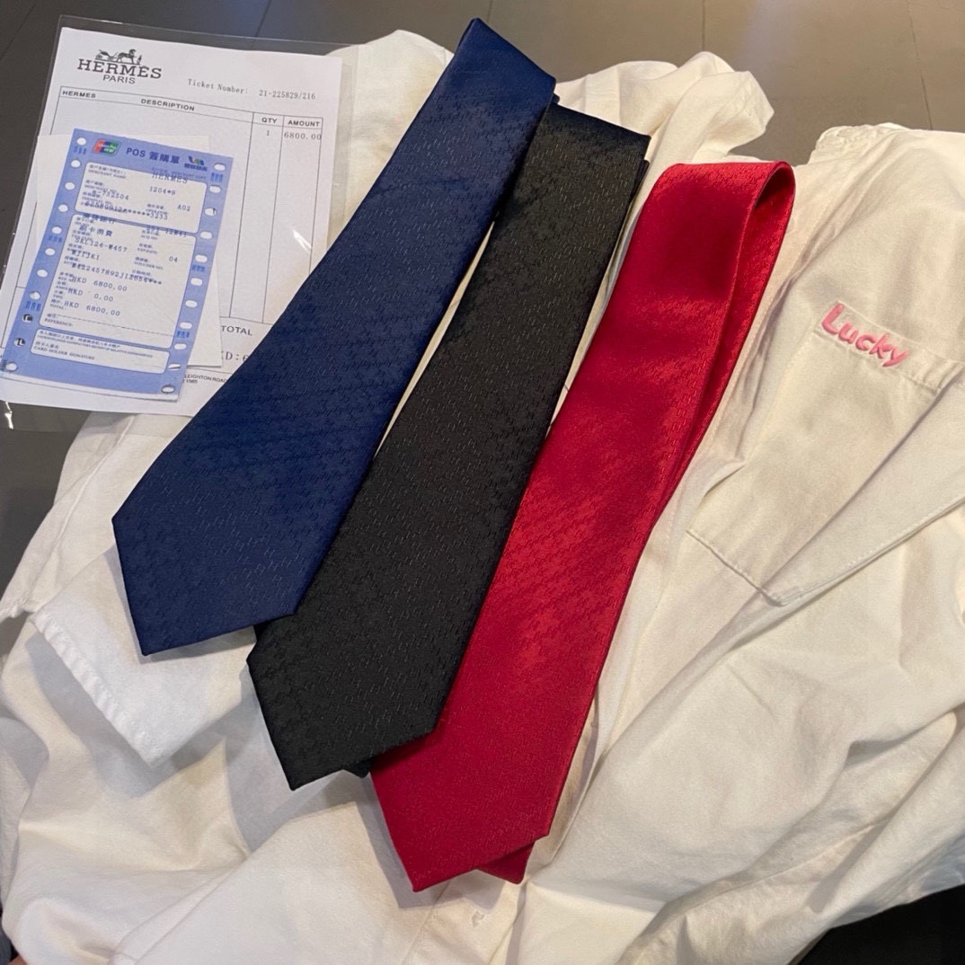 特价配包装领带新款出货啦️️爱马仕男士菱形H格子新款领带系列让男士可以充分展示自己个性100%顶级斜纹真
