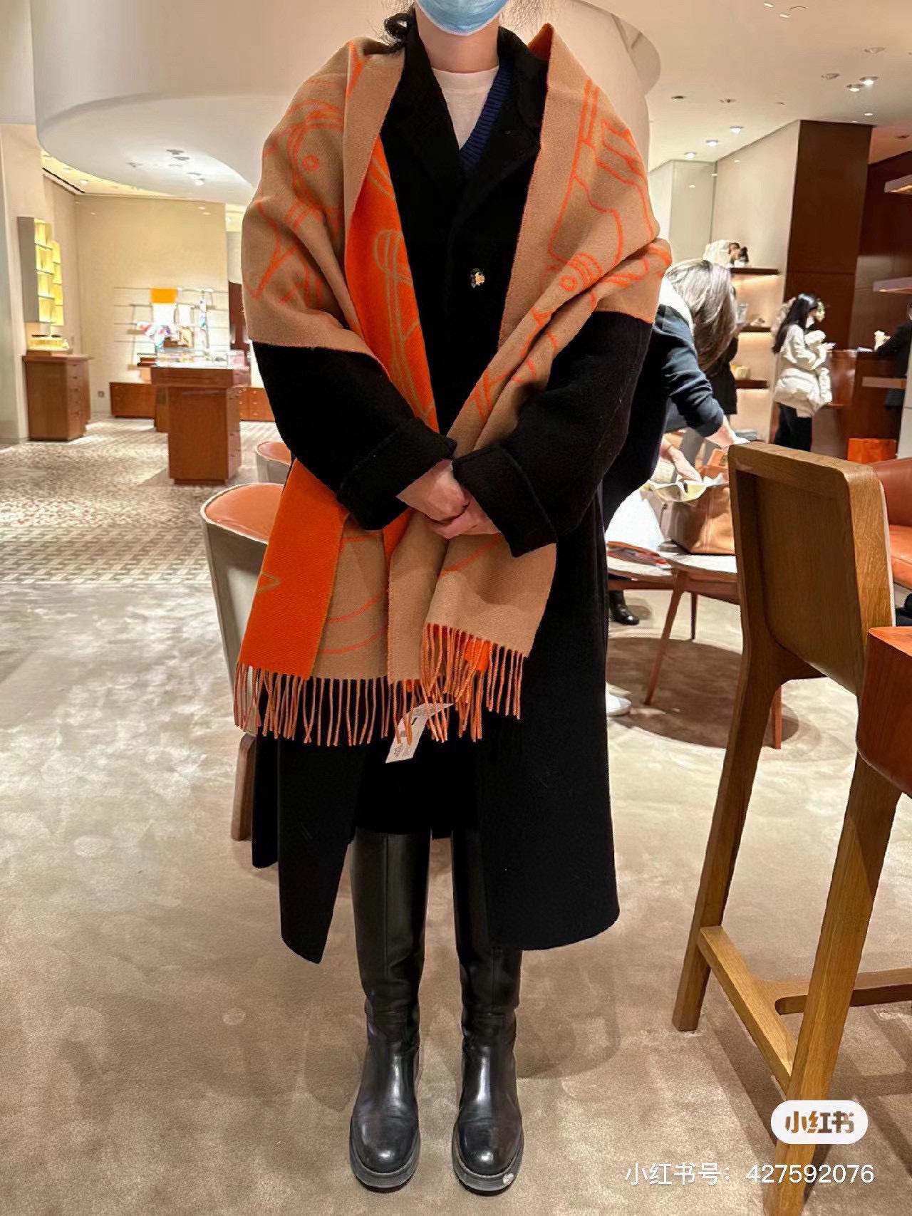 NO:176717,Hermes New Style This scarf is made of delicate contrasting jacquard knitting, presenting the Entrelacs Equestres horse head pattern designed by Geoff McFetridge. Size 40*195CM, high-version scarf, high-version scarf, off white, Dolce & Gabbana, hermes19860909爱马仕新款 这款围巾采用细腻的撞色提花编织,呈现杰夫·麦克菲里奇（Geoff McFetridge）设计的Entrelacs Equestres马头图案.尺寸40*195CM,高版本围巾,高版本围巾,off white,Dolce&Gabbana,hermes,scarf