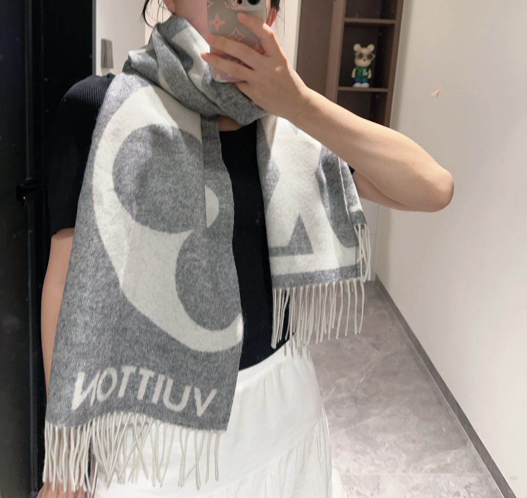 Louis Vuitton Perfect 
 Scarf Cashmere