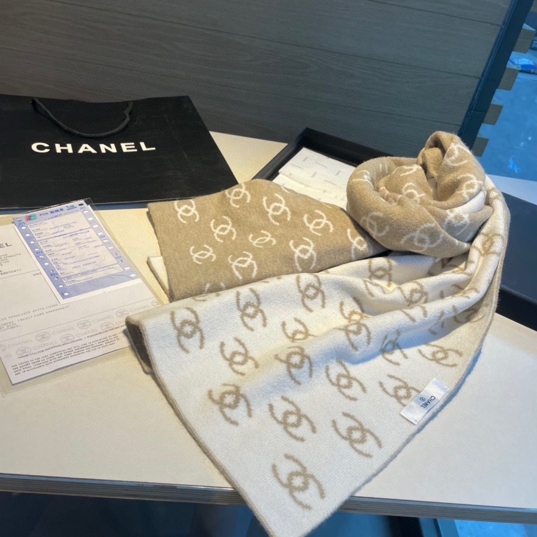 高品质CHANEL原单️近年的针织产品真是到极致了各大奢侈品牌都有针织产品️尤其香家我是通过各种渠道搞到