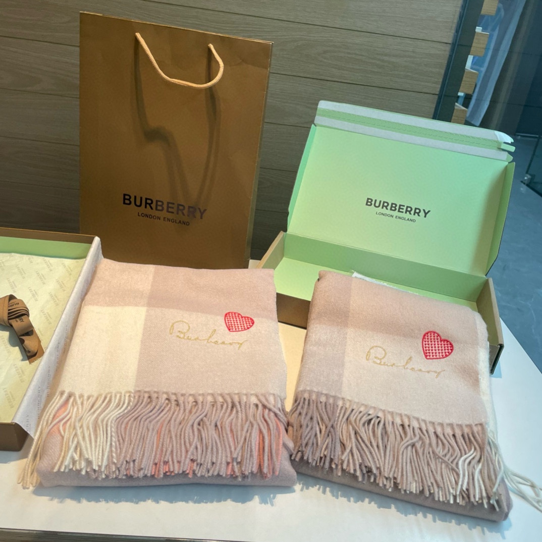 Burberry巴宝莉️大B家新品围巾披肩磅重来了️bur原单殿堂皇级室最新款️专在柜售16000+人必