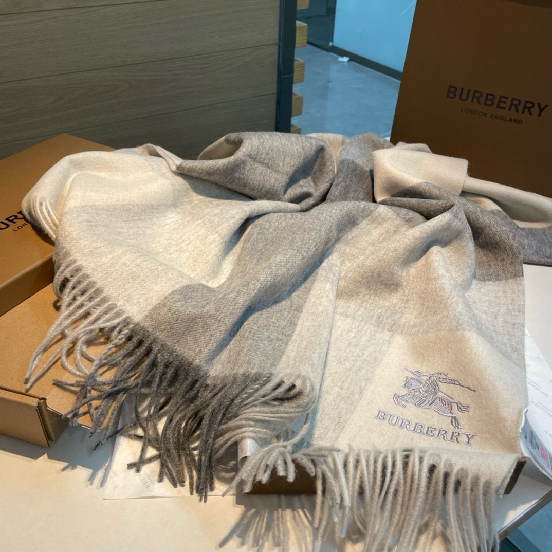 Burberry巴宝莉️大B家新品围巾披肩磅重来了️bur原单殿堂皇级室最新款️专在柜售16000+人必