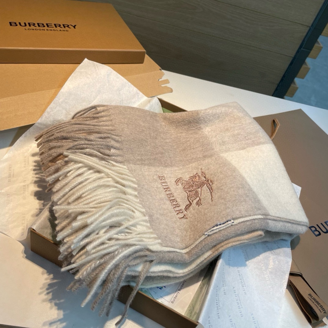 Burberry巴宝莉️大B家新品围巾披肩磅重来了️bur原单殿堂皇级室最新款️专在柜售16000+人必