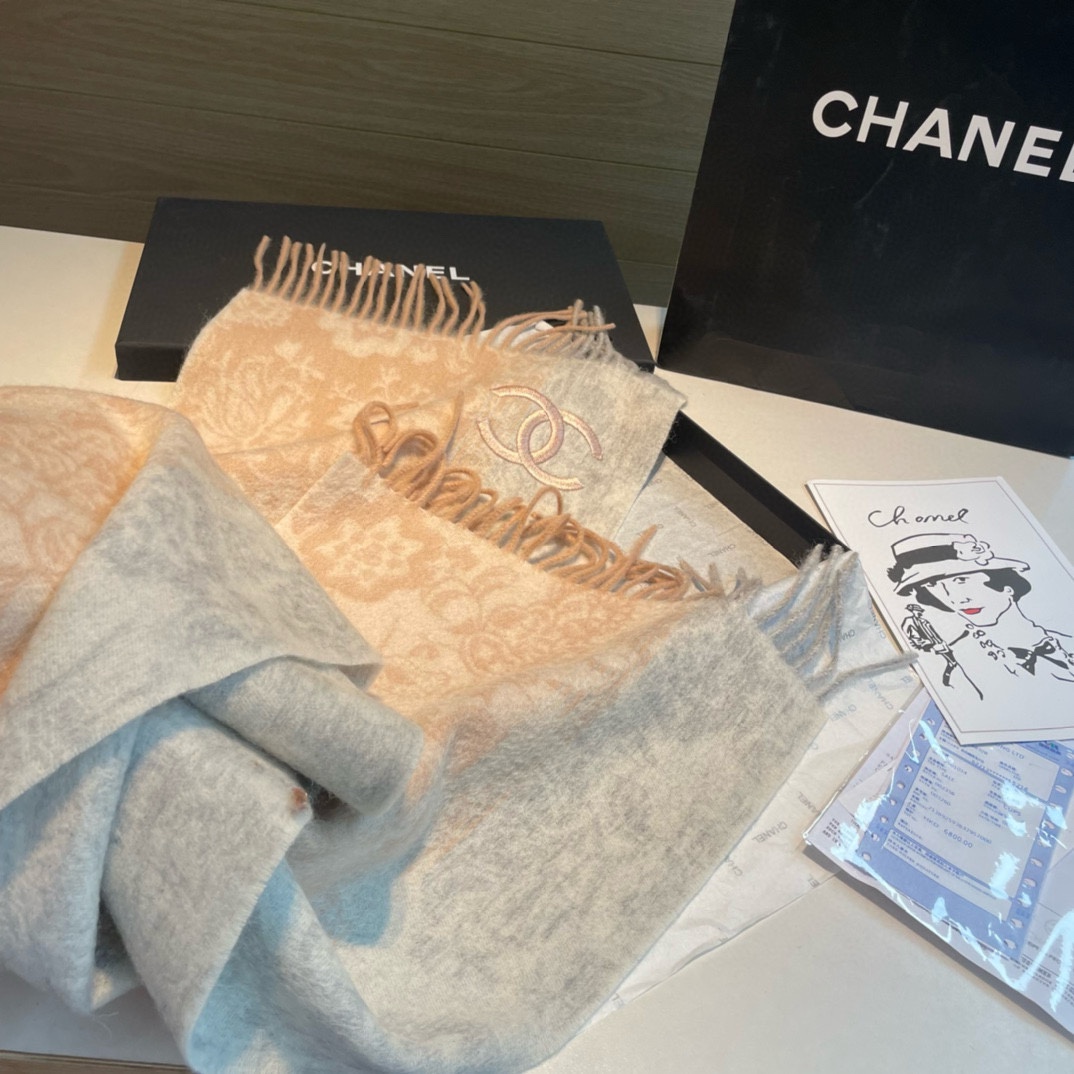 CHANEL香奈儿喜欢有颜值高质量的亲可入手名媛单品无论怎么搭配都是满满的气质感100%极品山羊绒水波纹