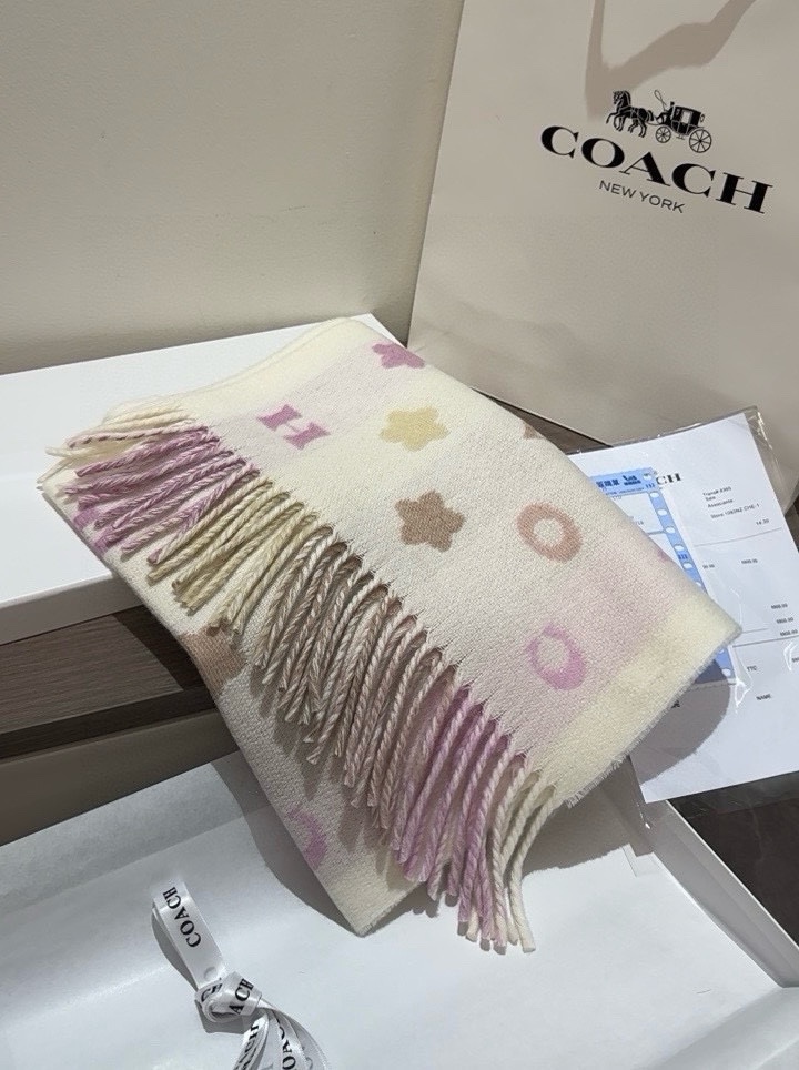 COACH蔻驰也太好看了吧！不仅有颜值还有品质手感超级软糯和舒服尺寸180️30cm