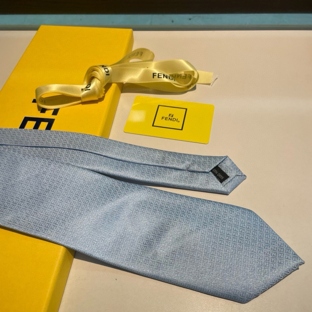 Fendi’s Explosive FF-Letter Silk Tie: Ideal Choice for Men’s Elegance - 图片 8