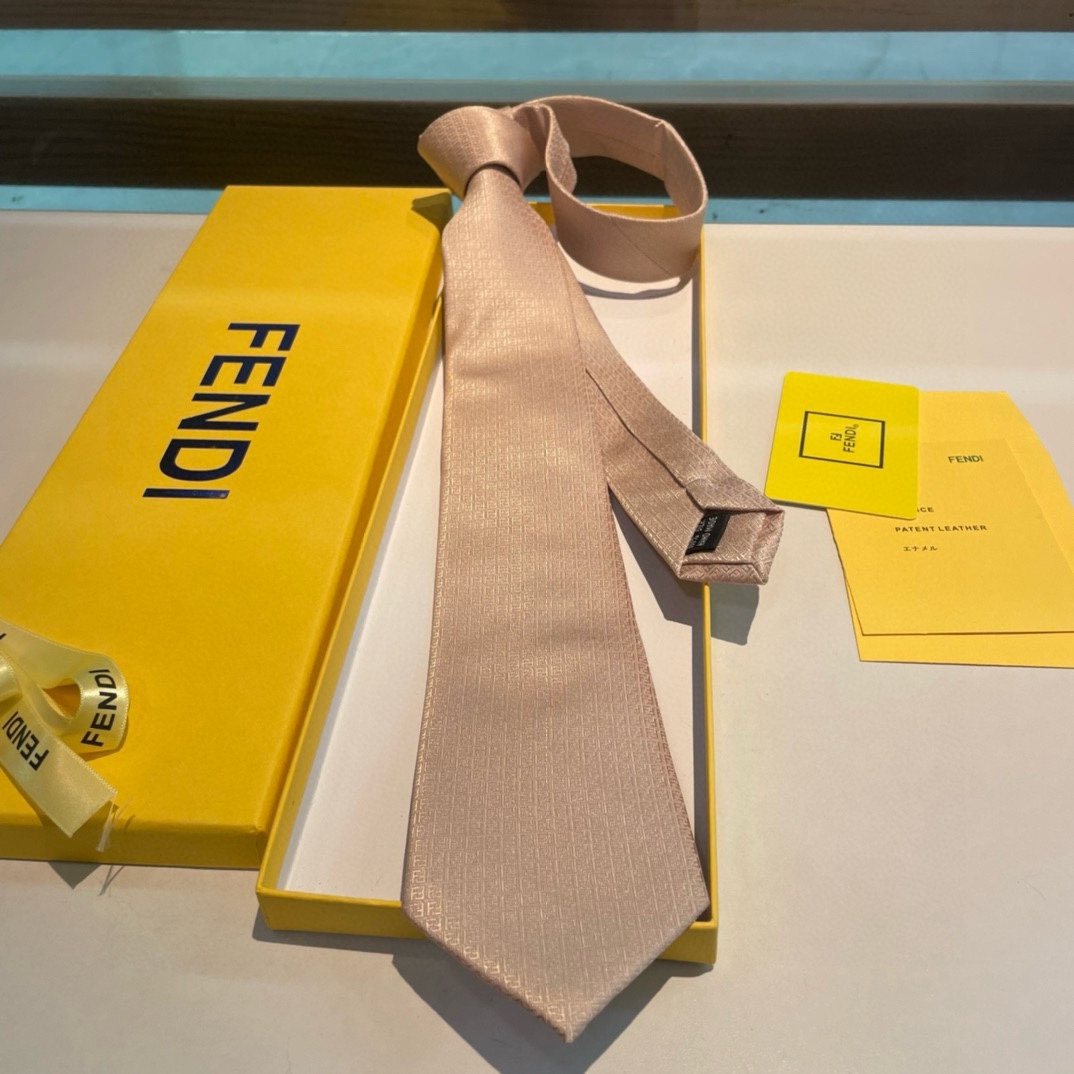 Fendi’s Explosive FF-Letter Silk Tie: Ideal Choice for Men’s Elegant Presentation - 图片 7
