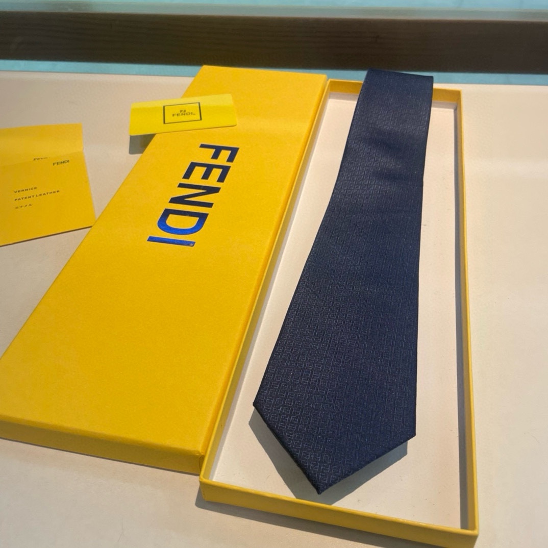 Fendi’s Explosive FF-Letter Silk Tie: Ideal Choice for Men’s Elegant Presentation - 图片 2