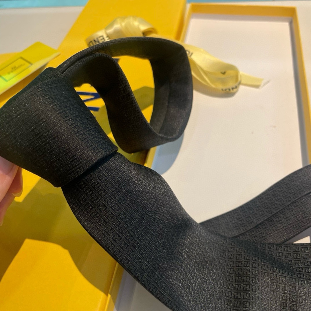 Fendi’s Explosive FF-Letter Silk Tie: Ideal Choice for Men’s Fashion Elegance - 图片 7