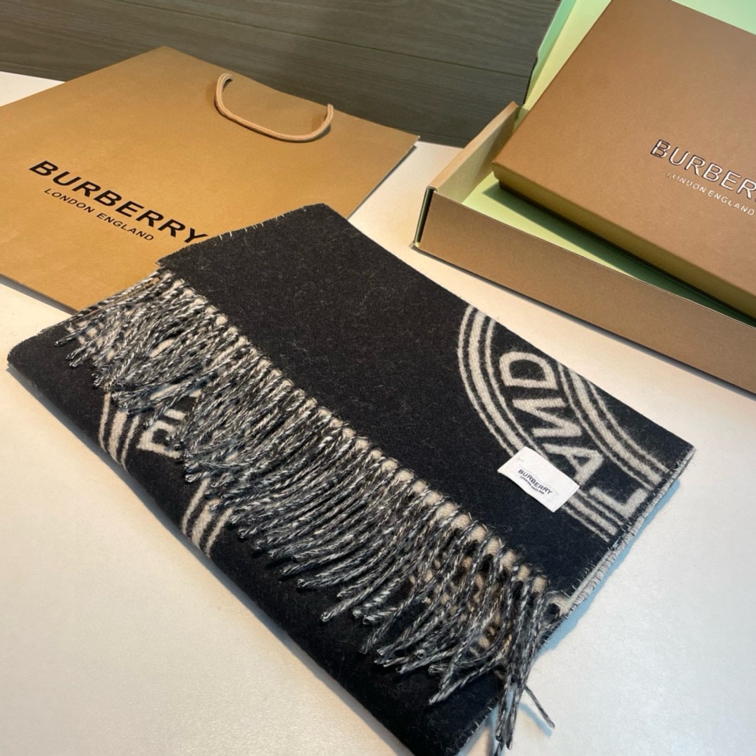 B家2024秋冬新品！！看到了围巾的天花板巴宝莉BURBERRY！双面双色羊毛围巾圆环logo设计100