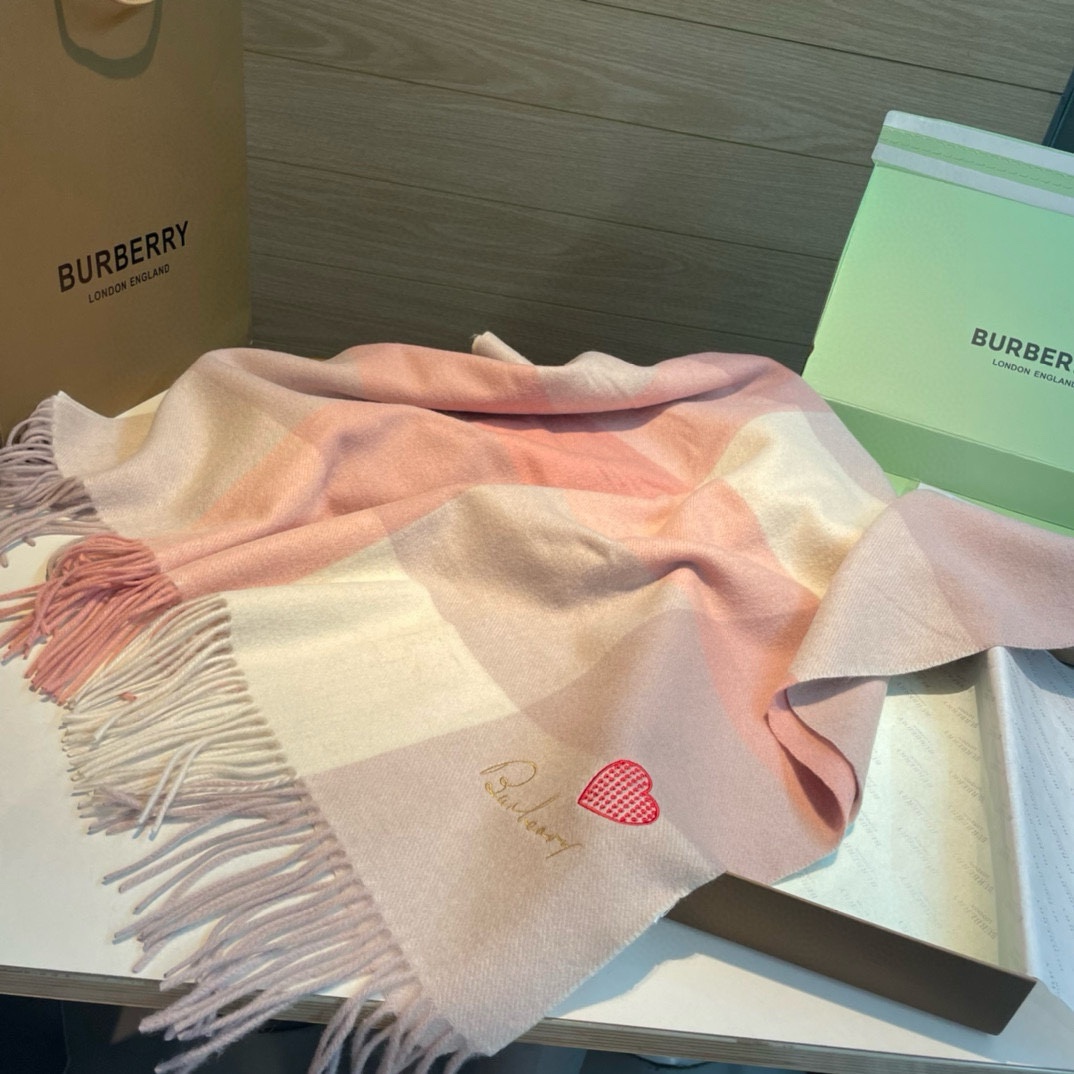 Burberry巴宝莉️大B家新品围巾披肩磅重来了️bur原单殿堂皇级室最新款️专在柜售16000+人必