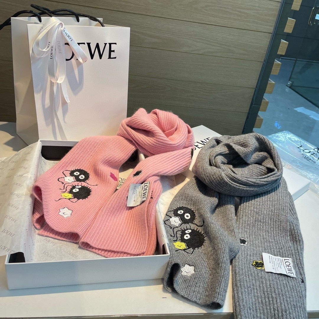 LOEWE原单️重磅推荐️2024新款针织围巾男女同款️低调的奢侈感️极品柔美精英高手级别的时髦感围巾️