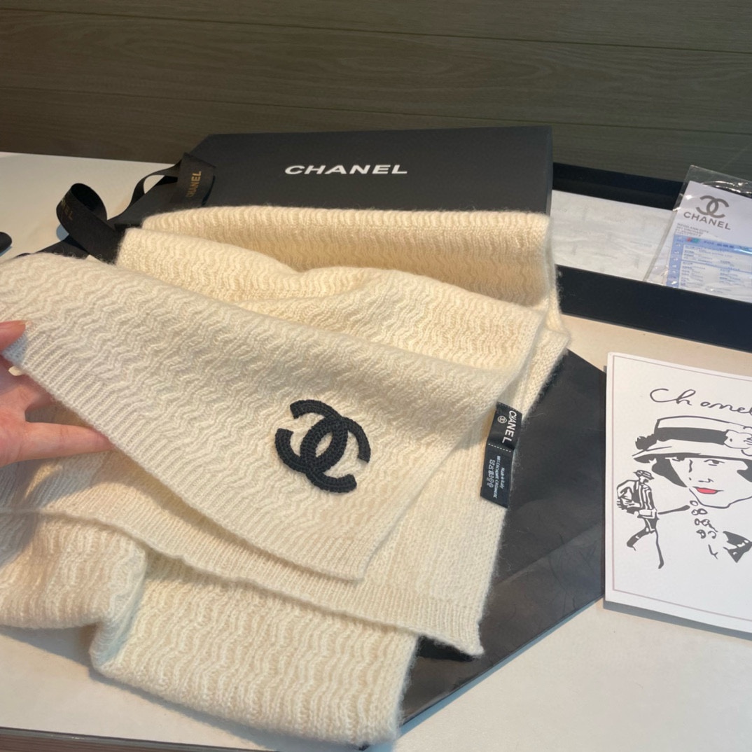 Chanel24秋冬新款刺绣24b针织围巾羊绒针织长巾️美翻了[流泪]御用殿堂级极品️新款在售进口纯羊绒