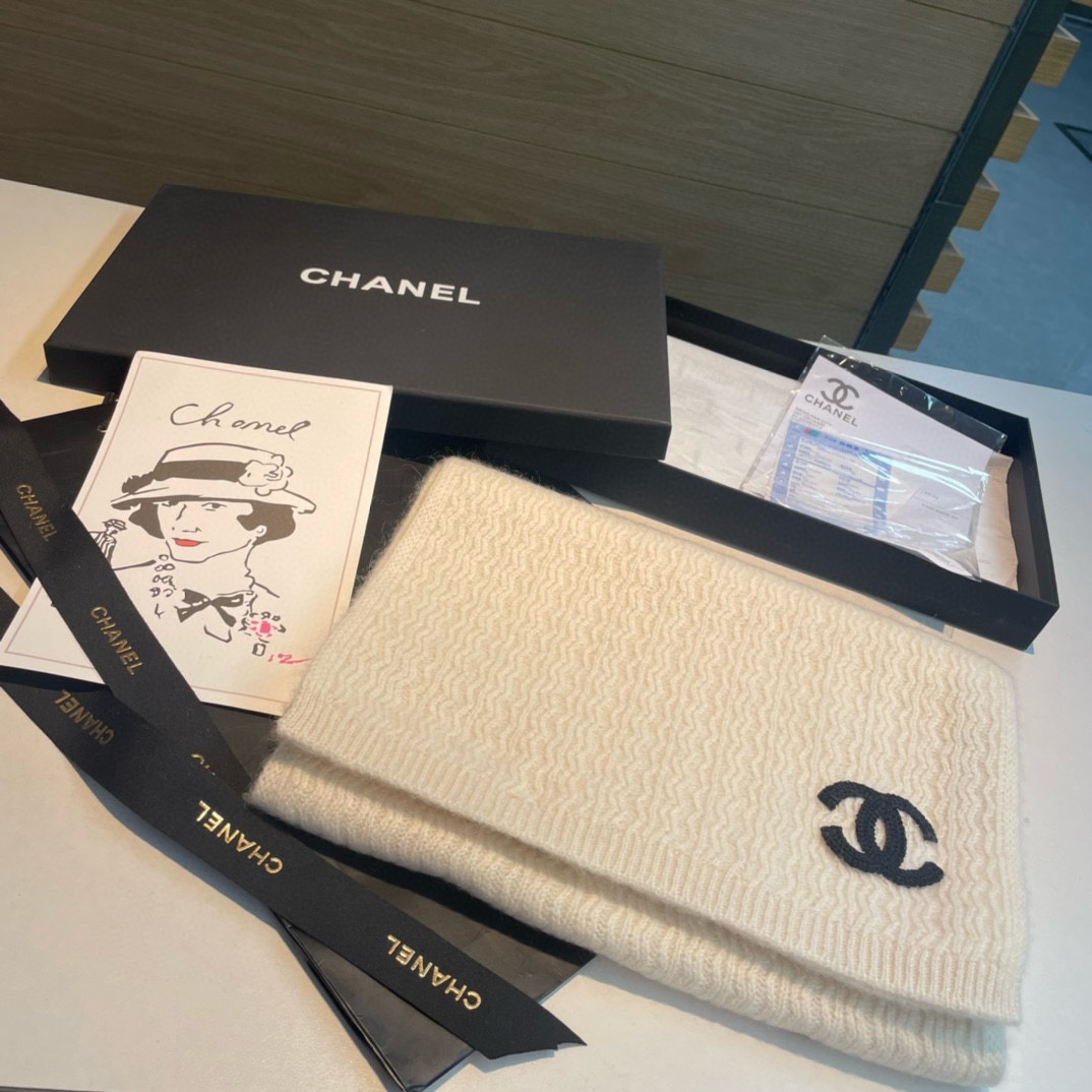 Chanel24秋冬新款刺绣24b针织围巾羊绒针织长巾️美翻了[流泪]御用殿堂级极品️新款在售进口纯羊绒