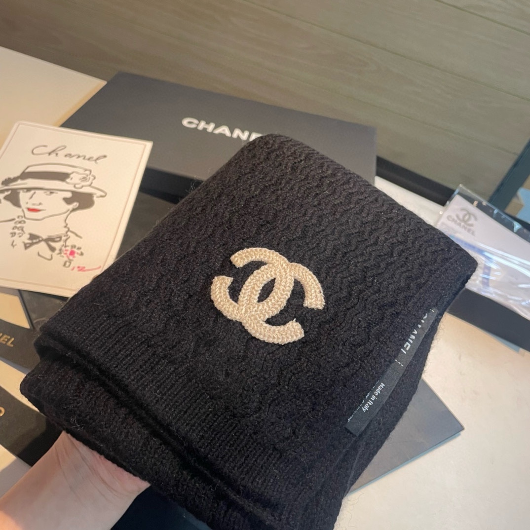 Chanel24秋冬新款刺绣24b针织围巾羊绒针织长巾️美翻了[流泪]御用殿堂级极品️新款在售进口纯羊绒