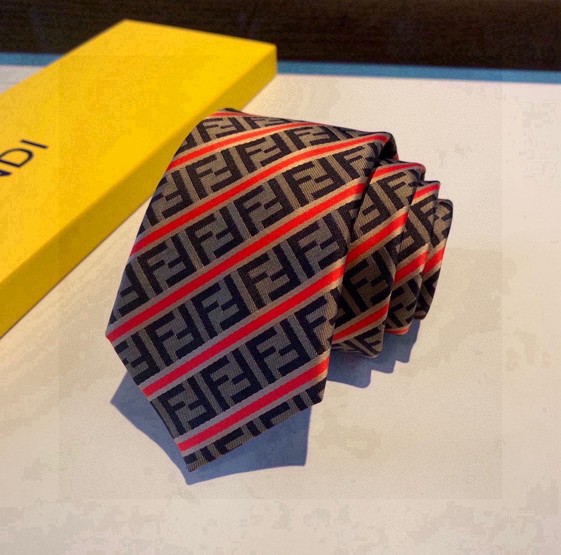 Fendi Explosive Silk Tie: Elegance for Men with Fine Hand and Fashion - 图片 8