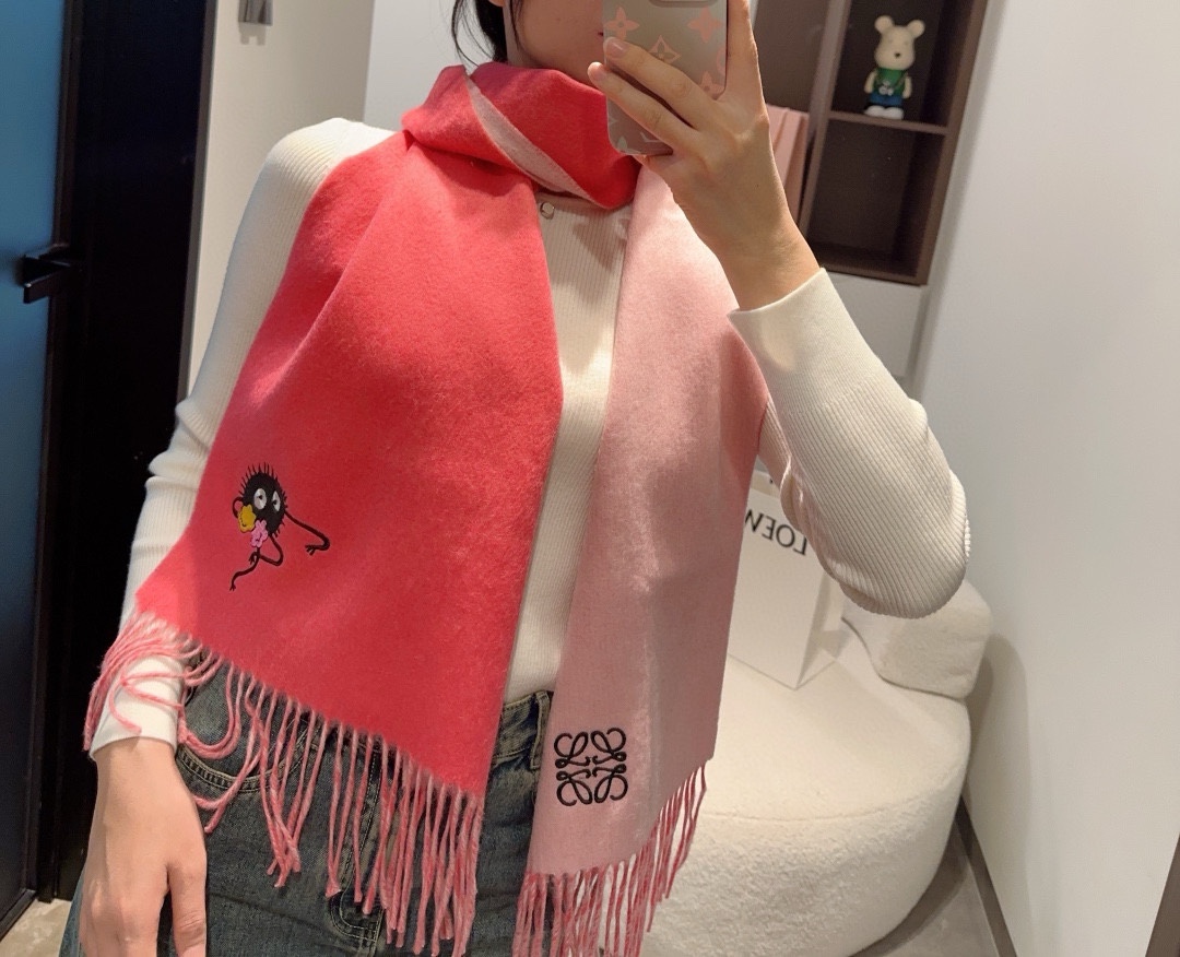 [Loewe Scarves]Low-key yet elegant ] Key recommendations Double sided color ma