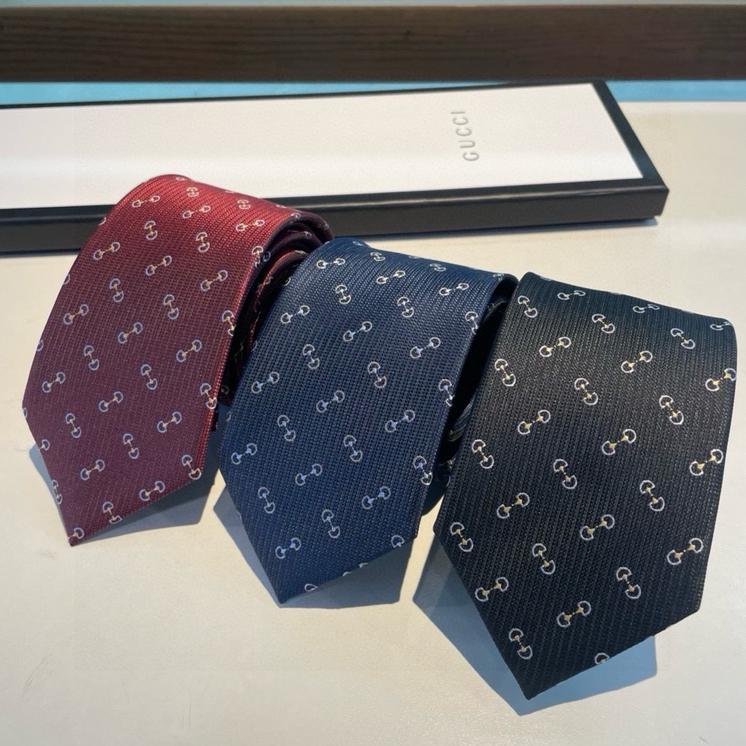 Luxurious G-Box Packaging Elevates Men’s Fashion with Classic G-Logo Flower. - 图片 1