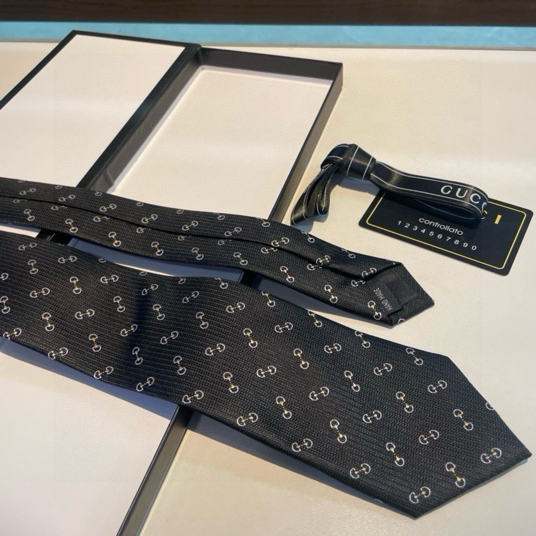 Luxurious G-Box Packaging Elevates Men’s Fashion with Classic G-Logo Flower. - 图片 4