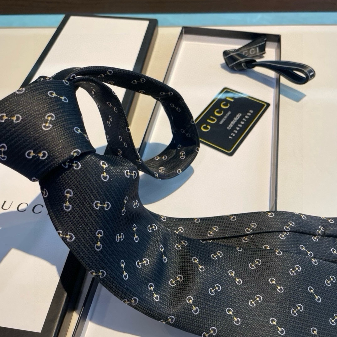 Luxurious G-Box Packaging Elevates Men’s Fashion with Classic G-Logo Flower. - 图片 8