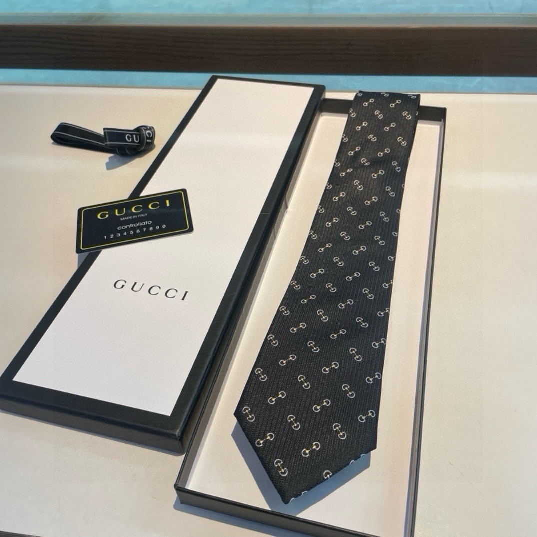 Luxurious G-Box Packaging Elevates Men’s Fashion with Classic G-Logo Flower. - 图片 2
