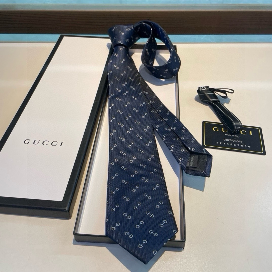 Elegant G-Box Packaging for Men’s Fashion with Classic G-Logo Flower - 图片 9