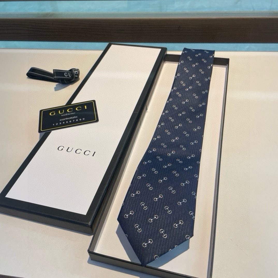 Elegant G-Box Packaging for Men’s Fashion with Classic G-Logo Flower - 图片 2