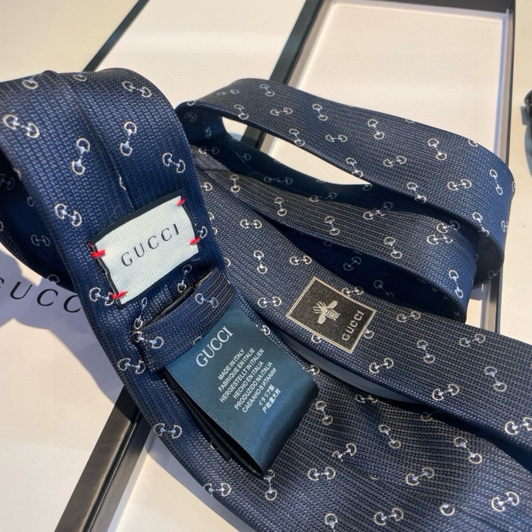 Elegant G-Box Packaging for Men’s Fashion with Classic G-Logo Flower - 图片 5