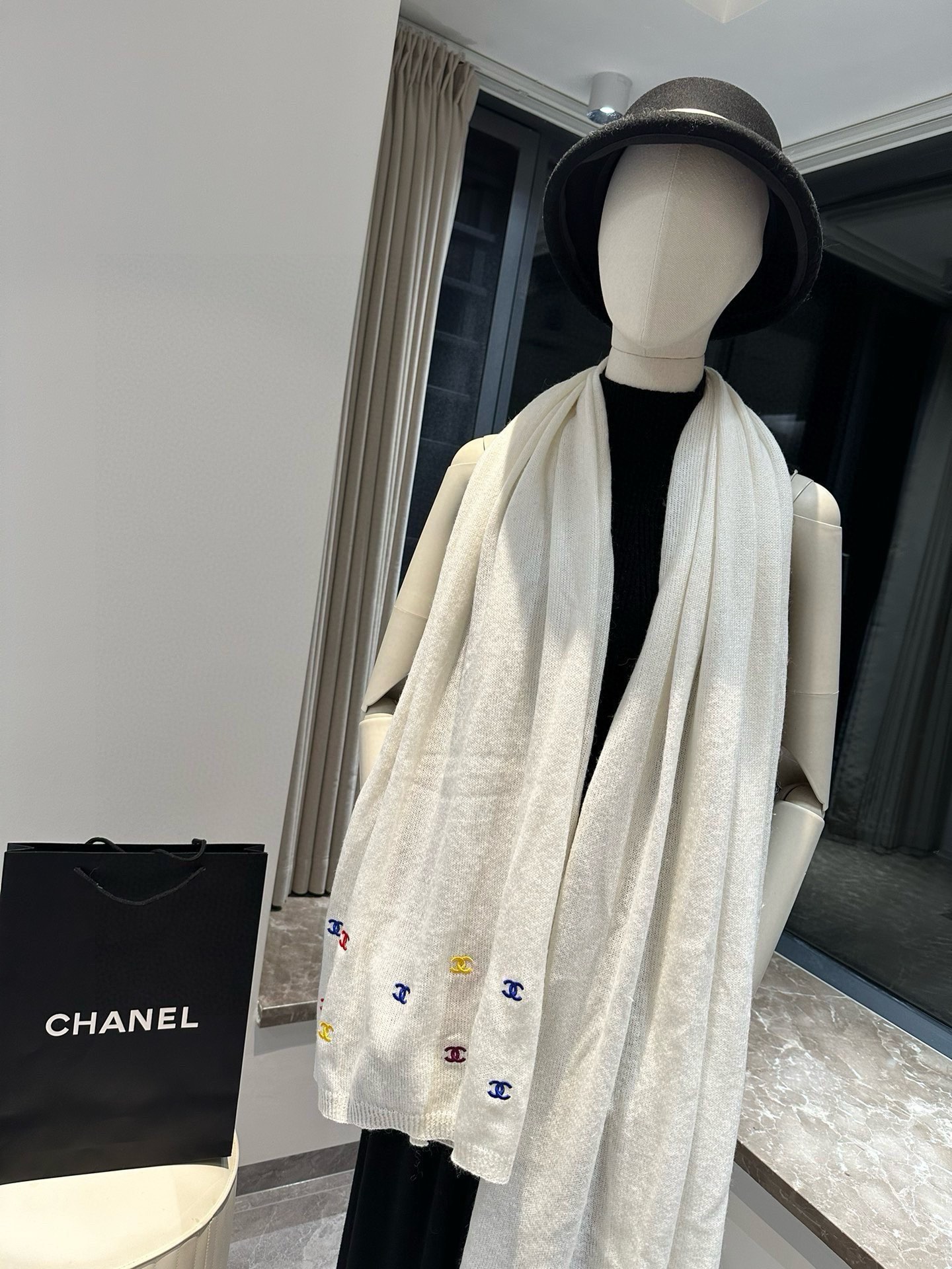 刺绣版CHANEL羊绒长巾顶级原单正品旷世绝美小香披肩羊绒围巾顶级高端货绝对值得珍藏香奈儿绝美百搭款专柜